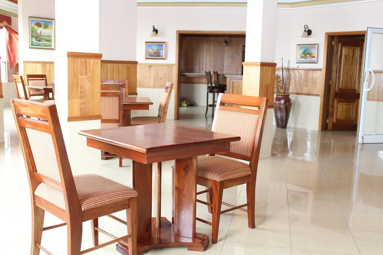 ***  Lebon Hotel Musseau Haiti